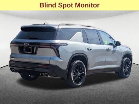 Used 2024 Chevrolet Traverse LT w/ Midnight/Sport Edition AWD/4WD image 5