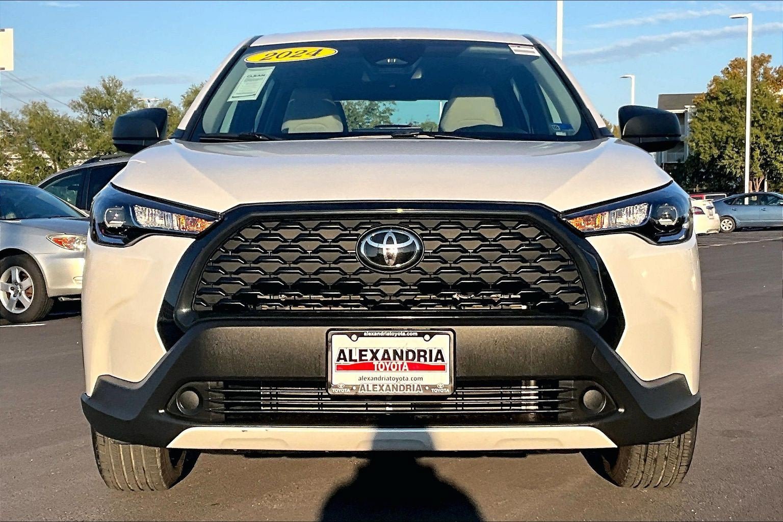 Used 2024 Toyota Corolla Cross L FWD image 3