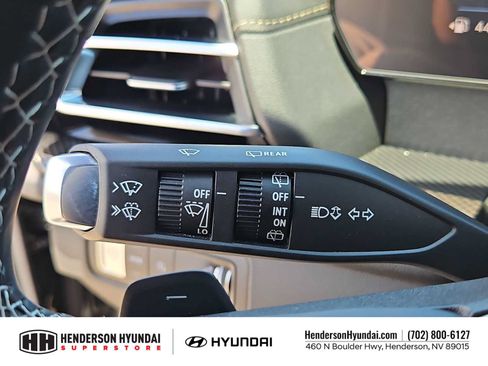 Used 2025 Chevrolet Traverse High Country FWD image 25