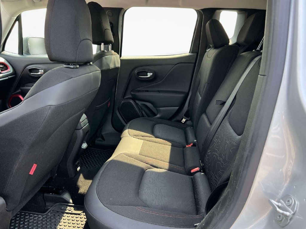 Used 2021 Jeep Renegade Trailhawk AWD/4WD image 11