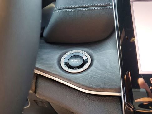 New 2025 Jeep Grand Cherokee Limited w/ Black Appearance Package image 12