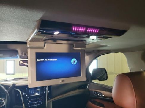 Used 2016 Cadillac Escalade Premium AWD/4WD image 14