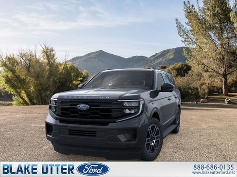 New 2026 Ford Expedition Active image 2