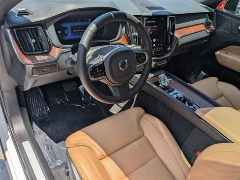 Certified 2023 Volvo XC60 B6 Ultimate w/ Protection Package Premier AWD/4WD image 12