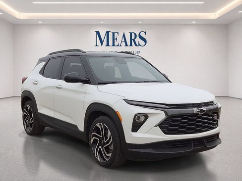 Used 2025 Chevrolet TrailBlazer RS w/ Convenience Package FWD image 7