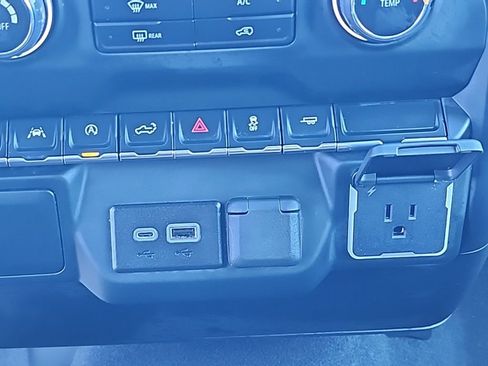 Used 2024 Chevrolet Silverado 1500 Custom image 10