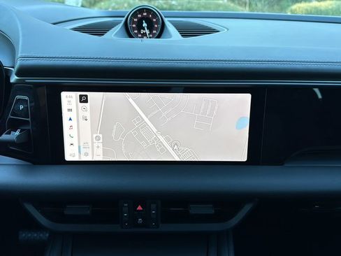 New 2026 Porsche Macan 4 Electric image 12