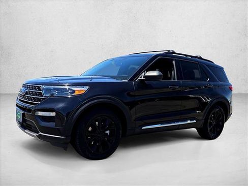 Used 2020 Ford Explorer XLT w/ Equipment Group 202A RWD image 4