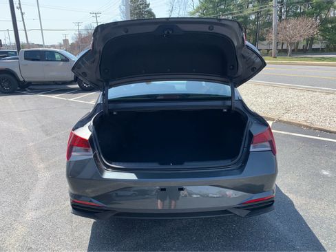 Used 2023 Hyundai Elantra SEL w/ Convenience Package image 5