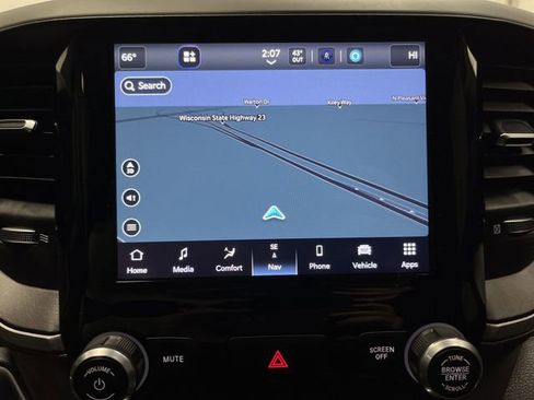 Used 2024 RAM 2500 Tradesman w/ Chrome Appearance Group image 8