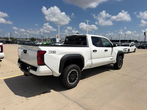Used 2025 Toyota Tacoma TRD Off-Road AWD/4WD image 7