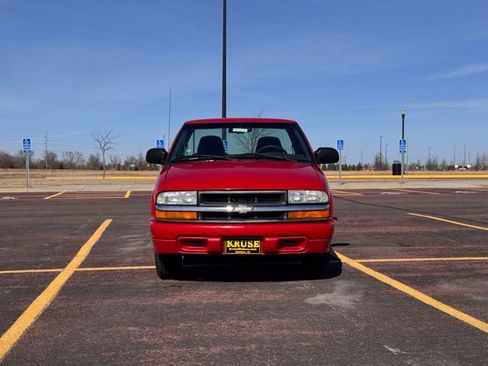 Used 1999 Chevrolet S10 Pickup LS w/ Preferred Equipment Group image 29