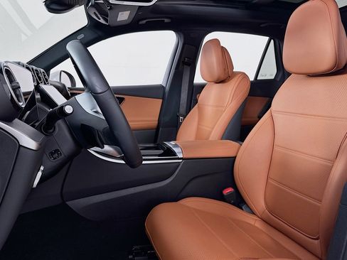 Certified 2026 Mercedes-Benz GLC 300 image 17