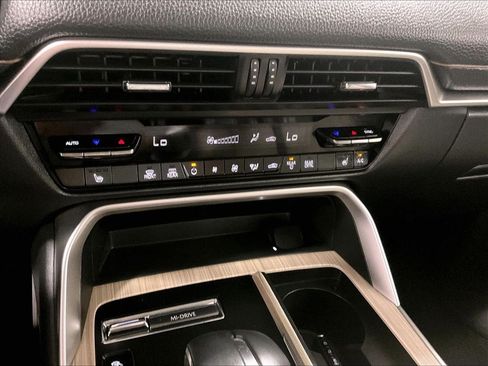 Used 2024 MAZDA CX-90 Plug-In Hybrid w/ Preferred AWD/4WD image 26