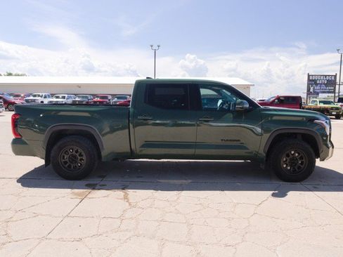 Used 2022 Toyota Tundra SR5 w/ SR5 Premium Package AWD/4WD image 6
