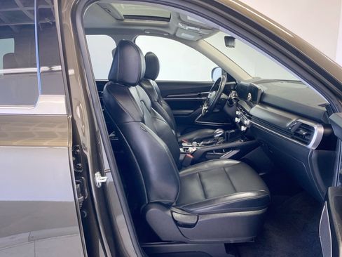 Certified 2024 Kia Telluride S w/ S Sunroof Package FWD image 30