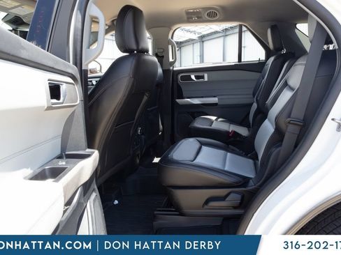 Used 2023 Ford Explorer XLT w/ Equipment Group 202A AWD/4WD image 17