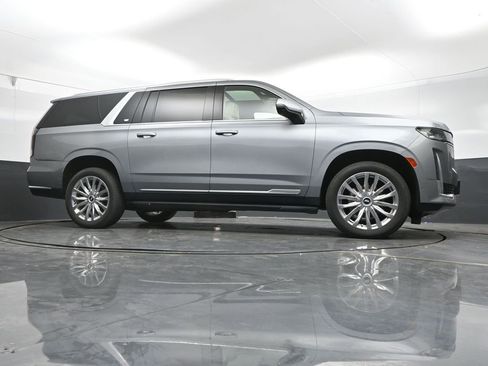 Used 2023 Cadillac Escalade ESV Premium Luxury image 49