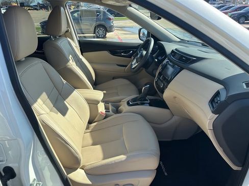 Used 2019 Nissan Rogue SL w/ Premium Package image 8