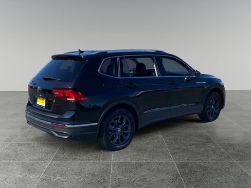 Used 2024 Volkswagen Tiguan SE FWD image 5