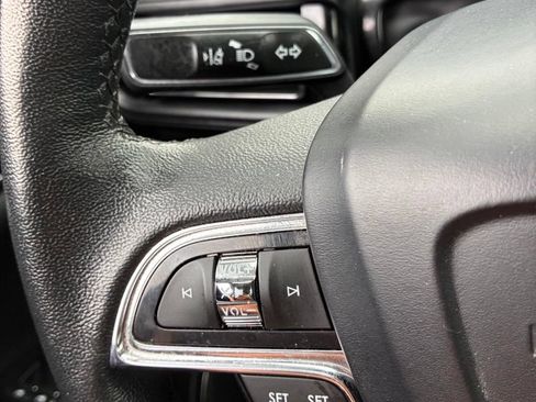 Used 2021 Lincoln Nautilus FWD image 32