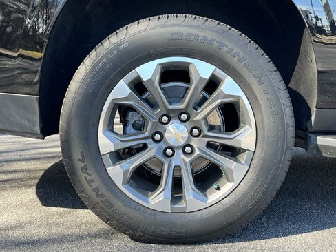 New 2026 Chevrolet Suburban LT w/ Comfort Package image 38