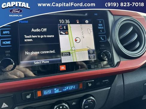 Used 2019 Toyota Tacoma TRD Sport image 32