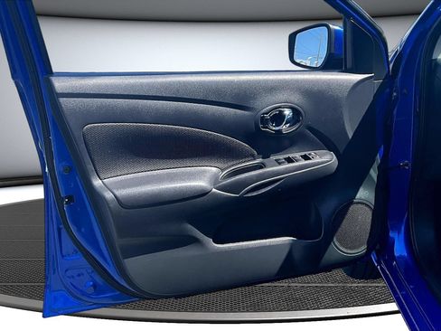 Used 2017 Nissan Versa SV FWD image 17