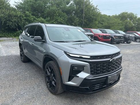 Used 2024 Chevrolet Traverse RS AWD/4WD image 16