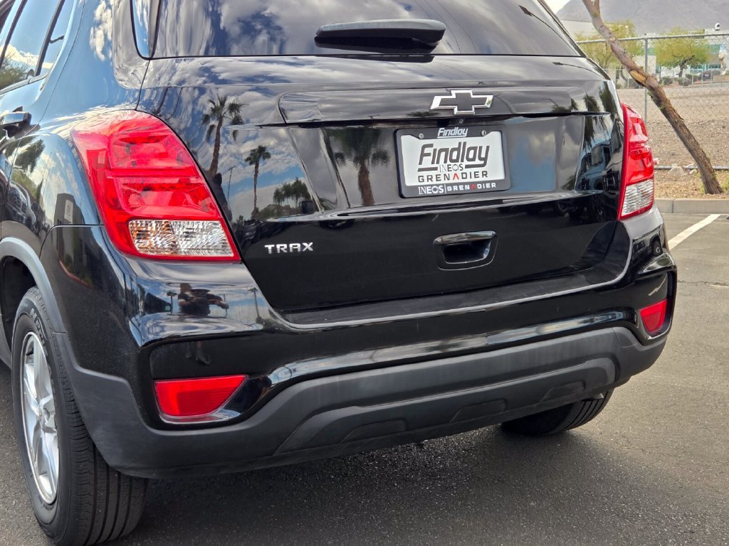 Used 2020 Chevrolet Trax LS w/ Tint and Cruise Package FWD image 5