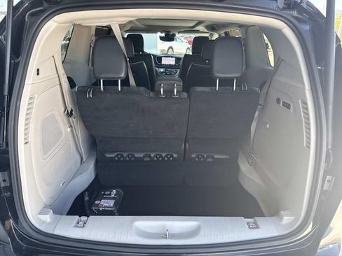 Used 2021 Chrysler Pacifica Limited AWD/4WD image 70