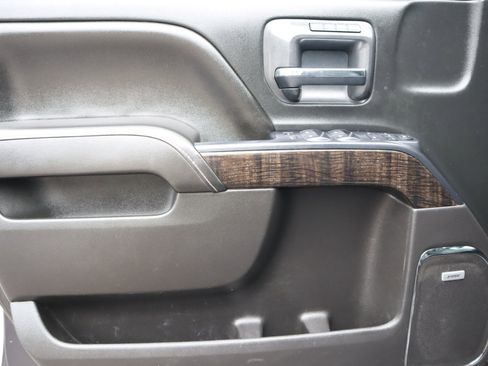 Used 2015 GMC Sierra 2500 Denali w/ Duramax Plus Package image 15