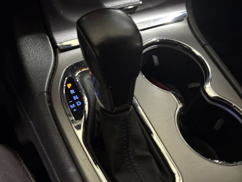 Used 2018 Jeep Grand Cherokee Laredo AWD/4WD image 17