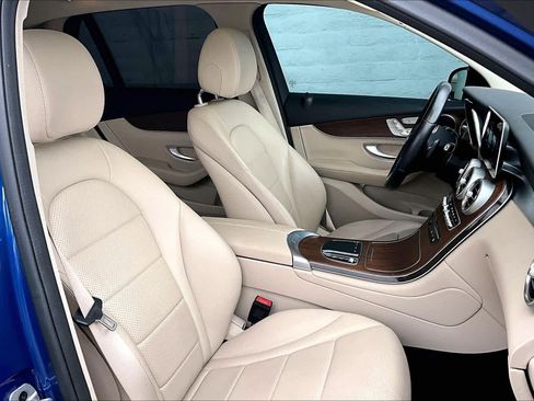 Used 2022 Mercedes-Benz GLC 300 image 8