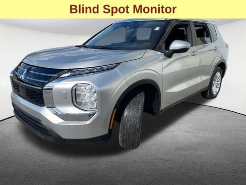 Used 2025 Mitsubishi Outlander ES AWD/4WD image 5