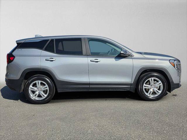 Used 2024 GMC Terrain SLE AWD/4WD image 2