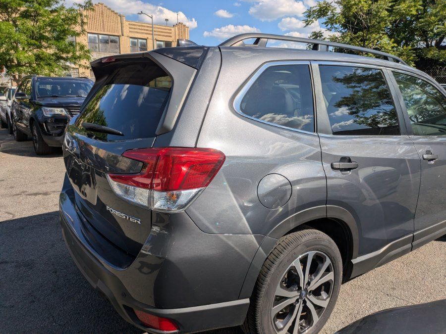 Used 2024 Subaru Forester Limited AWD/4WD image 16