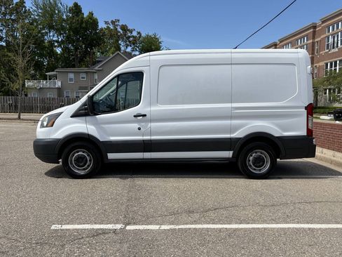 Used 2015 Ford Transit 150 130 Medium Roof RWD image 36