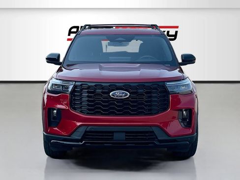 Used 2025 Ford Explorer ST AWD/4WD image 2