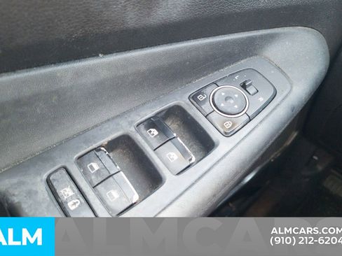 Used 2019 Hyundai Santa Fe SEL image 15