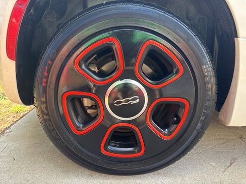 Used 2015 FIAT 500 e w/ Esport Package image 23