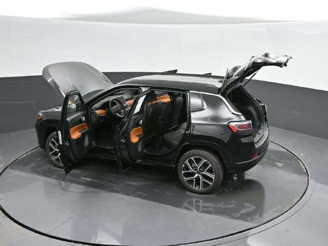 New 2025 Jeep Compass Limited w/ Elite Group AWD/4WD image 40