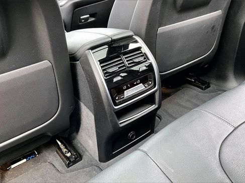 Used 2021 BMW X5 xDrive40i w/ Premium Package image 25