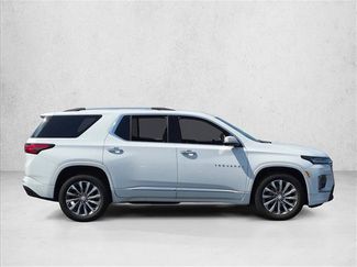 Used 2023 Chevrolet Traverse Premier FWD video 4