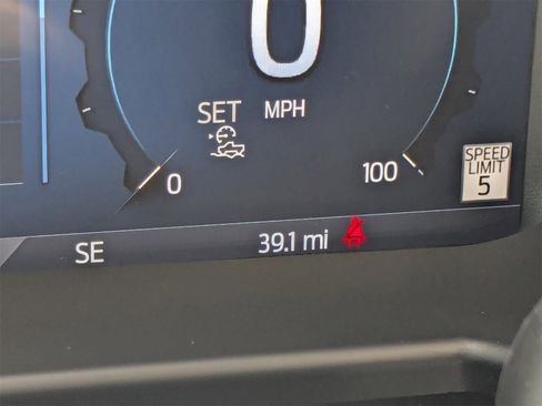 New 2025 Ford F250 Platinum w/ Tremor Off-Road Package image 32