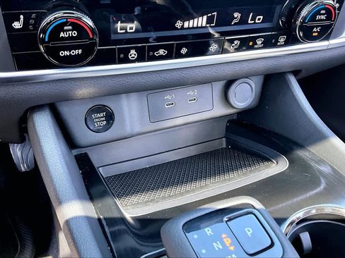 Certified 2024 Nissan Rogue SV w/ SV Premium Package FWD image 31