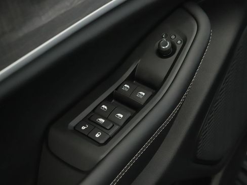 New 2025 Jeep Grand Cherokee Limited w/ Black Appearance Package image 7