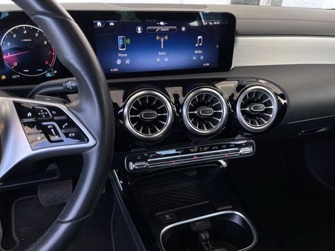 Used 2025 Mercedes-Benz CLA 250 image 18