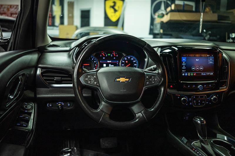 Used 2020 Chevrolet Traverse Premier w/ Redline Edition AWD/4WD image 16