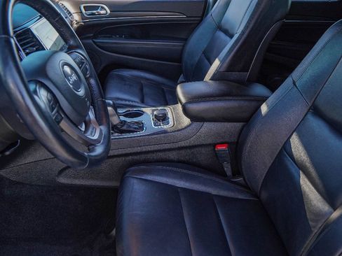 Used 2021 Jeep Grand Cherokee Limited w/ Trailer Tow Group IV image 8